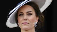 Kejt Midlton blista u haljini boje slonovače: Vojvotkinja oduševila stajlingom na kraljičinom jubileju