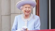 Prvo pojavljivanje kraljice: Nasmejana Elizabeta II sa balkona prati proslavu platinastog jubileja