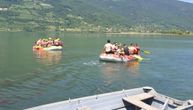 11 posada spustilo se čamcima niz jednu od najlepših srpskih reka: Tri države se udružile na Limskoj regati