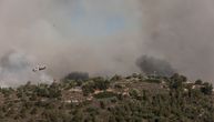 Požar kod Atine izmakao kontroli, grčke vlasti naložile evakuaciju: Više od 100 vatrogasaca na terenu