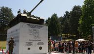 Sećanje na poginule heroje vojske i policije 1999.: U Leskovcu otkriveno spomen obeležje u njihovu čast