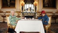 Skeč o kojem priča svet: Kraljica Elizabeta i Meda Padington piju čaj i dele sendvič sa marmeladom