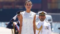 Kraljica Leticija nas je ponovo oduševila modnim izborom: Zašto volimo usku, belu čipkanu haljinu
