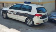 Ležao na zemlji, okružen: Brutalno prebijanje policajca u BiH, napadači snimljeni
