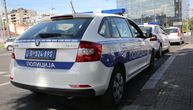 Nesvakidašnja priča iz Beograda: Ovako su policajci pomogli ženi u čijem autu se nalazio povređeni muškarac