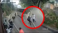 Tukao ženu i pretio joj nožem, pa mu po glavi "sevale" cipele: Vozač i putnici odbranili devojku od lopova