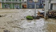 Alarmantno u Čeliću: Izlile se reke, voda odnela auto, ugroženo oko 100 objekata