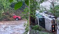 Katastrofa kod Čačka, izlila se reka Kamenica: Spasavani meštani, vodena bujica nosila sve pred sobom
