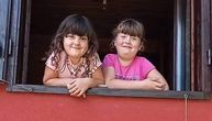 Desa (6) i Dunja (5) plakale kad je voda ušla u kuću: "Pomislila sam na svoj krevet i lutke, bilo je strašno"