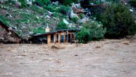 Stravični prizori: Bujica odnela celu kuću, poplave uništile puteve