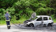 Izgoreo automobil na Kopaoniku: Zapalio se u toku vožnje zbog loših instalacija, vozač na vreme izašao