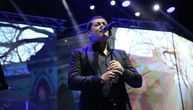 Aco Pejović održao spektakularan koncert na Tašu: Na bini bile i njegove ćerke