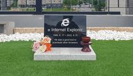 Spomenik Internet Exploreru u Južnoj Koreji postao hit: Zna se ko ga je podigao i zašto