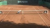 Tenis se igra glavom! Grk pokazao kako se osvaja poen i bez upotrebe reketa