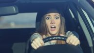"Tek sam sela u auto, ne trubi": Žena novajlija među vozačima, uputila simpatično upozorenje