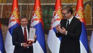 Predsednik Vučić dodelio odlikovanja selektorima Stojkoviću i Pešiću