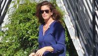 Neodoljiva Sindi Kraford zanosna i u džinsu: Glamur i lepota uvek sami nađu put