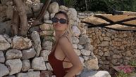Milica Pavlović "opasno greje" fotkama u kupaćem: Noge za desetku, a tek kada se okrenula...