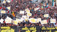 Premijer Šri Lanke podnosi ostavku, predsednik van zemlje