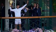 Novak se pojavio na terasi s peharom, a onda je nastao delirijum