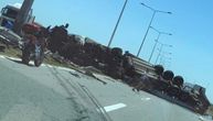 Dva udesa u isto vreme na auto-putu Beograd - Novi Sad: Snimci nesreća na razmaku od 50 metara, ima povređenih
