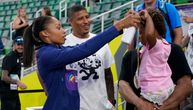 Najtrofejnija atletičarka svih vremena s medaljom završila karijeru, pa je stavila oko vrata svoje ćerke