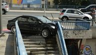 Prvi snimak i fotografije saobraćajke na Brankovom mostu: Vozač udario u ogradu, dve osobe povređene