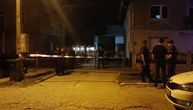 Prve fotografije s mesta stravičnog zločina u Futogu: Muž ubio ženu, ispred kuće veliki broj policajaca