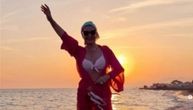 Danica Maksimović u kupaćem kostimu oduševila fanove: Niko ne veruje da ovako izgleda u sedmoj deceniji