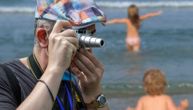 Manijak snimao dečicu iz Srbije na plaži? Otac ga pojurio, šokirao se kad se dočepao njegove kamere