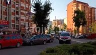 Novi dramatičan snimak iz Mitrovice: Sirene odjekuju, građani na ulicama