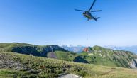 Švajcarski poljoprivrednici pozvali vojsku u pomoć: Ovako helikopteri prenose vodu žednim životinjama