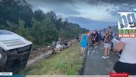 Prvi snimci strašne nesreće iz Bugarske: Prevrnuo se autobus sa srpskom decom