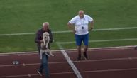 Superligaški pas "rase linijaš" zabavio publiku u Subotici, delegat je morao da reaguje