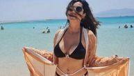 Tanja Savić "raspametila" fotkama sa odmora: Pevačica pozirala u bikiniju, pa pokazala čime raspolaže
