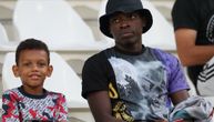 Tata mu je fudbaler iz Gane, a on je rođen u Srbiji: Mali Džordan je veliki navijač Partizana