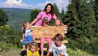 Hrabra mama Tamara i 5 dece dom zovu "Naše srećno mesto" a u kući nemaju ni pod: Težak život skrivaju osmehom