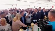 Dodik posetio Kočićev zbor, pa se ponovo latio mikrofona: Orilo se "Srpkinja je mene majka rodila"