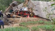 Strahovito nevreme pogodilo podgolijska sela: Klizište zatrpalo automobil i traktor, grom ubio kravu