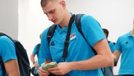 Jokić brojao evre na aerodromu: Fotografi snimili koliki je "džeparac" najplaćenijeg košarkaša sveta