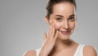 Aromaterapeut objašnjava zašto koža voli smilje: Stara biljka za moderni antiejdž tretman
