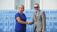Kompanija NIS donirala vodu "Jazak" bolnici u Batajnici