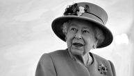 (UŽIVO) Svet se oprašta od kraljice Elizabete: Kralj se danas obraća naciji, princ Hari napustio Balmoral