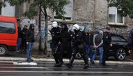 Počinje suđenje huliganima koji su udarali policajace lopatama za vreme "Europrajda": Preti im duga robija