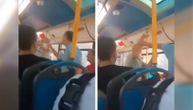 Opšti haos u autobusu zbog psa: Stariji čovek pobesneo zbog životinje, pa nasrnuo na vozača