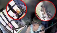 Snimak drame u gradskom autobusu: Devojčicu priklještila vrata, umesto da stane, vozačica dala gas