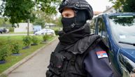Ručna bomba bačena na frizerski salon u Beogradu: Policija na terenu