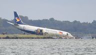Nesvakidašnji incident: Umesto na pistu avion sleteo u susedno jezero