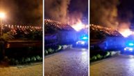 Vatra guta lokale, dim iznad grada: Snimak velikog požara u Titelu
