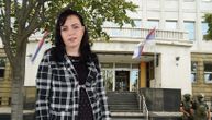 Supruga ubijenog Goksija u Specijalni sud došla u crno-beloj boji kluba "Partizan" kako bi odala počast mužu